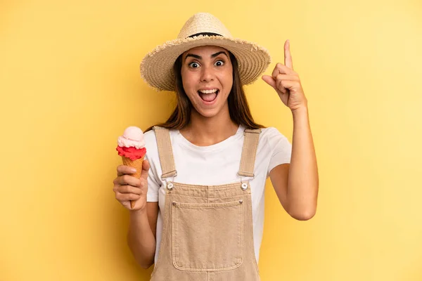 Pretty Woman Feeling Happy Excited Genius Realizing Idea Ice Cream — Foto Stock