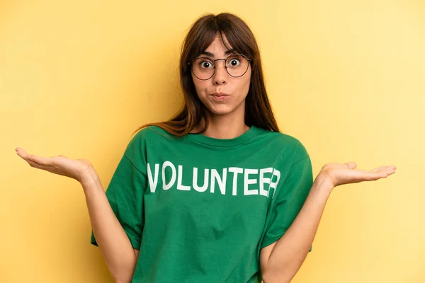 Pretty Woman Feeling Puzzled Confused Doubting Volunteer Donation Concept — Stockfoto