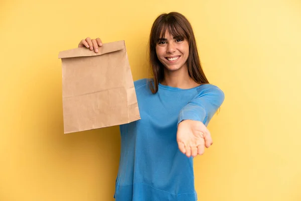 Pretty Woman Smiling Happily Friendly Offering Showing Concept Take Away —  Fotos de Stock