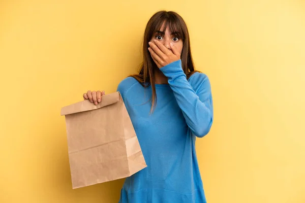 Pretty Woman Covering Mouth Hands Shocked Take Away Fast Food — Fotografia de Stock