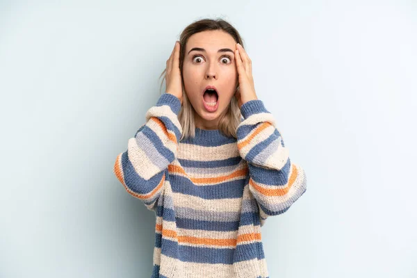 Young Adult Pretty Woman Looking Unpleasantly Shocked Scared Worried Mouth — Foto de Stock