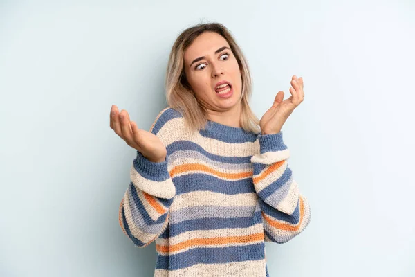 Young Adult Pretty Woman Shrugging Dumb Crazy Confused Puzzled Expression — Stockfoto