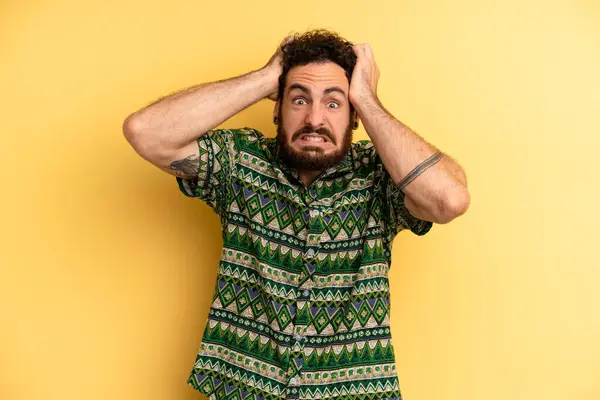 Joven Hombre Barbudo Adulto Sintiéndose Frustrado Molesto Enfermo Cansado Fracaso —  Fotos de Stock