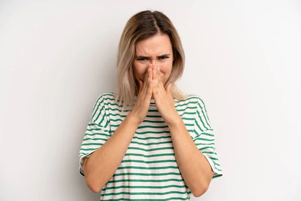 Young Adult Blonde Woman Feeling Worried Hopeful Religious Praying Faithfully — Foto de Stock