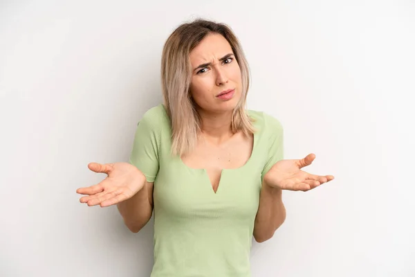 Young Adult Blonde Woman Feeling Clueless Confused Having Idea Absolutely — 图库照片