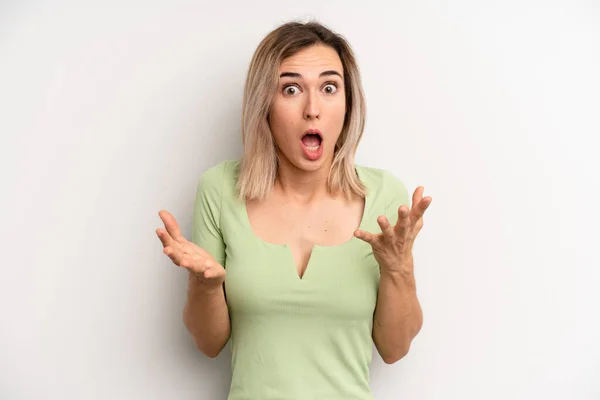 Young Adult Blonde Woman Open Mouthed Amazed Shocked Astonished Unbelievable — Stock fotografie