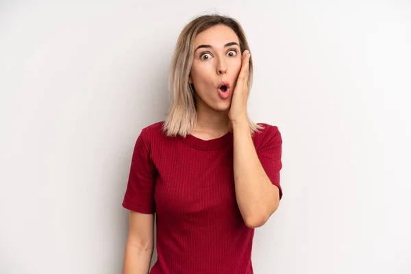 Young Adult Blonde Woman Feeling Shocked Astonished Holding Face Hand — Stock Photo, Image