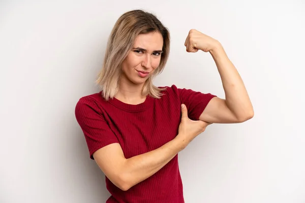 Young Adult Blonde Woman Feeling Happy Satisfied Powerful Flexing Fit — Stock Photo, Image