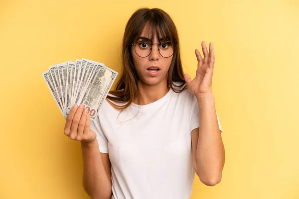 Hispanic Woman Screaming Hands Air Dollar Banknotes Concept — Foto Stock