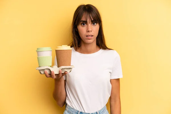 Looking Very Shocked Surprised Take Away Coffees — Stock fotografie