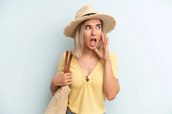 Blonde Woman Feeling Happy Excited Surprised Summer Concept — Stockfoto