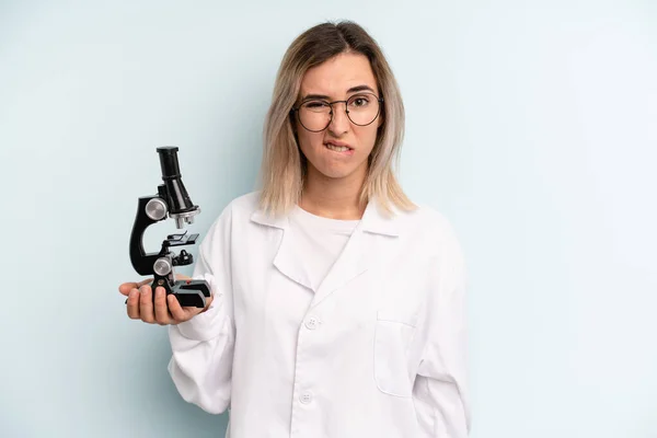 Blonde Woman Looking Puzzled Confused Scientist Student Concept — Foto Stock