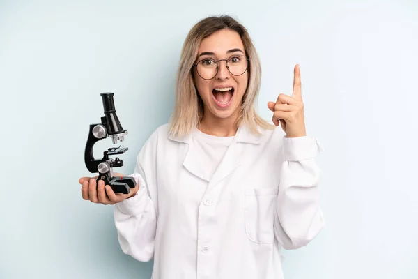 Blonde Woman Feeling Happy Excited Genius Realizing Idea Scientist Student — Stockfoto