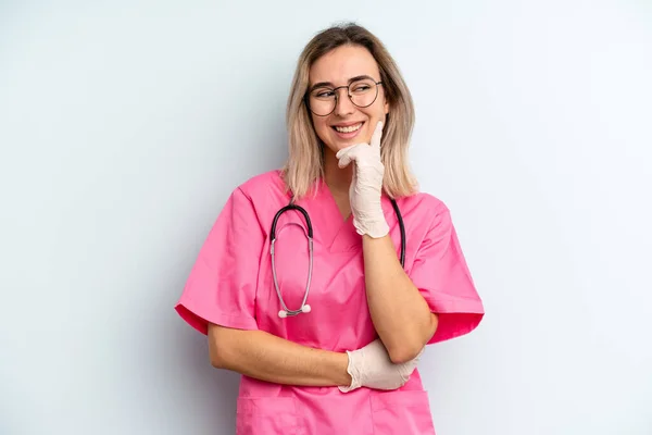 Blonde Woman Smiling Happy Confident Expression Hand Chin Nurse Concept — Stockfoto