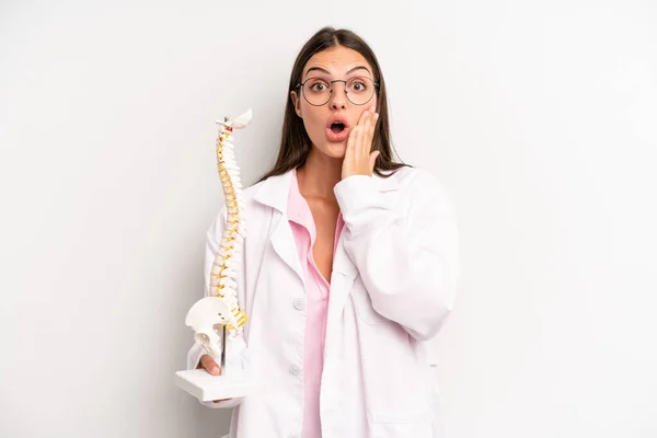 Pretty Woman Feeling Shocked Scared Spine Specialist Concept — Stockfoto