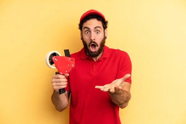 Young Man Amazed Shocked Astonished Unbelievable Surprise Company Employee Concept — Stock Photo, Image