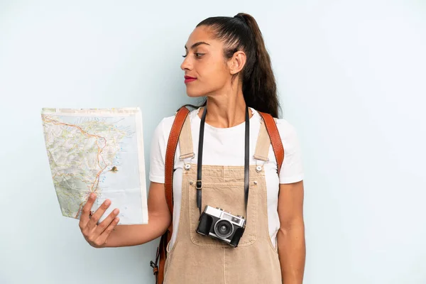 Hispanic Woman Profile View Thinking Imagining Daydreaming Tourist Map — Fotografia de Stock