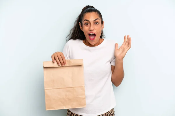 Hispanic Woman Feeling Happy Astonished Something Unbelievable Take Away Concept — Foto Stock