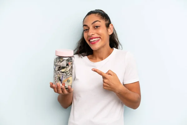 Hispanic Woman Looking Excited Surprised Pointing Side Savings Concept — Stockfoto