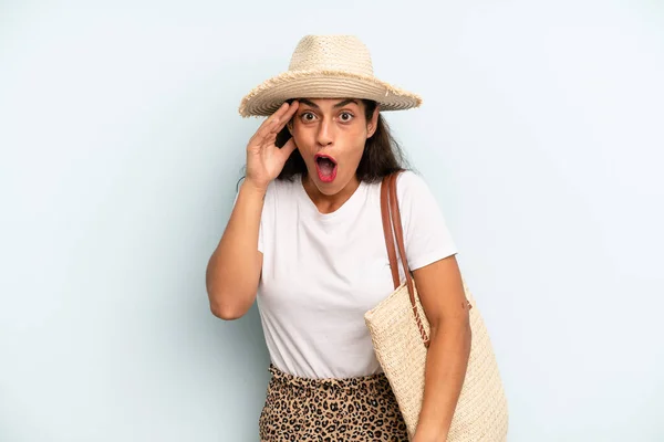 Hispanic Woman Looking Happy Astonished Surprised Summer Concept — 图库照片