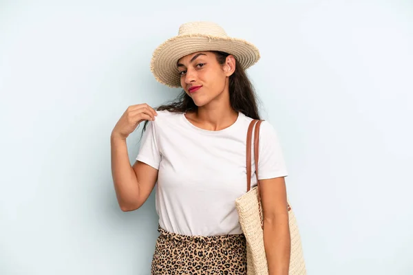 Hispanic Woman Looking Arrogant Successful Positive Proud Summer Concept — Stok fotoğraf