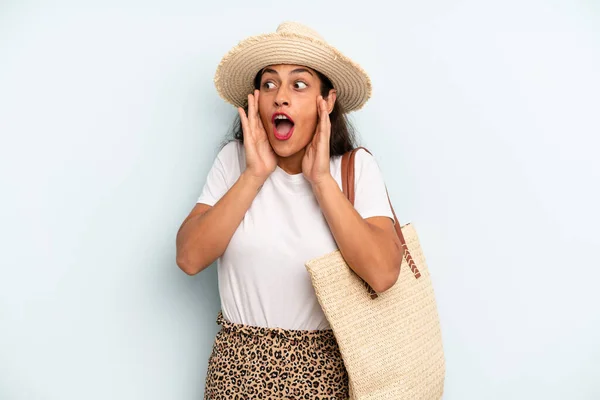 Hispanic Woman Feeling Happy Excited Surprised Summer Concept — Fotografia de Stock