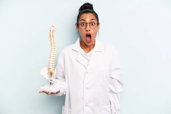 Hispanic Woman Looking Very Shocked Surprised Medicine Student Concept — Stockfoto