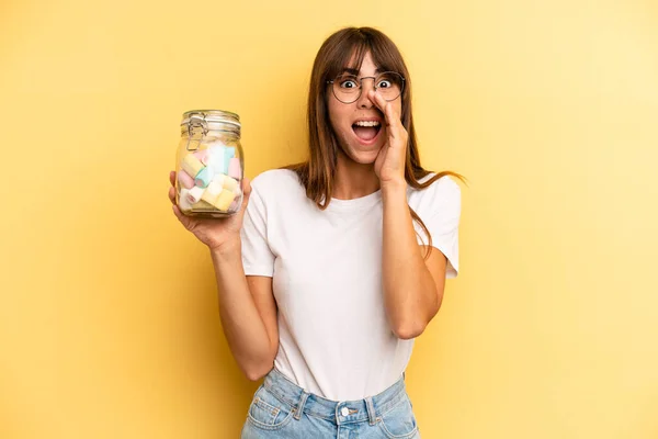 Hispanic Woman Feeling Happy Giving Big Shout Out Hands Next — Stok fotoğraf