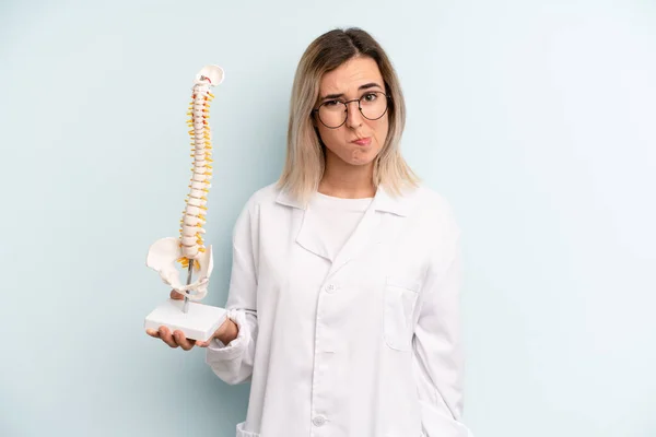 Blonde Woman Looking Puzzled Confused Medicine Student Concept —  Fotos de Stock