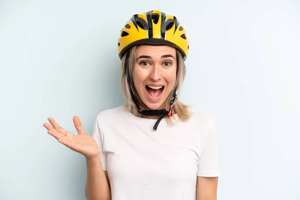 Blonde Woman Feeling Happy Surprised Realizing Solution Idea Bike Sport — Zdjęcie stockowe