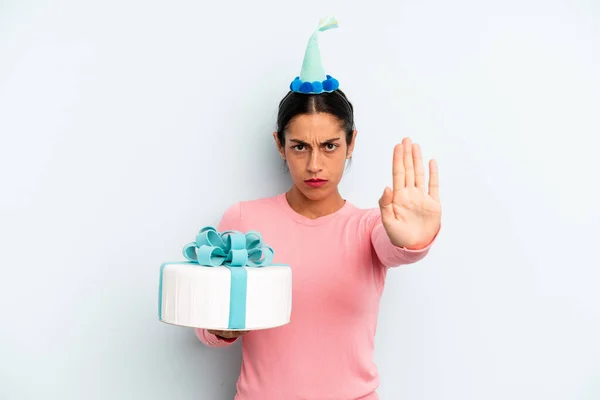 Hispanic Woman Looking Serious Showing Open Palm Making Stop Gesture — Fotografia de Stock