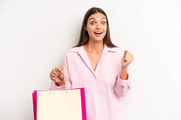 Pretty Girl Feeling Shocked Laughing Celebrating Success Shopping Concept — Stock Photo, Image