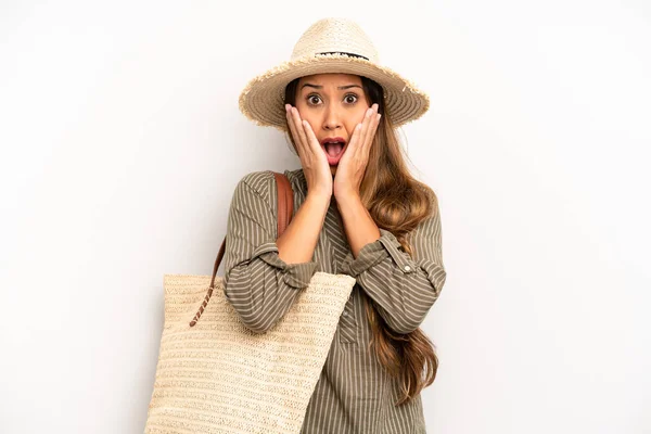 Asian Young Woman Feeling Shocked Scared Summer Hat Concept — Foto Stock