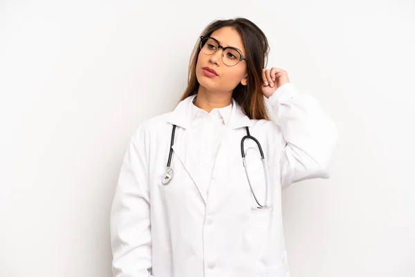 Asian Young Woman Smiling Happily Daydreaming Doubting Doctor Concept — ストック写真