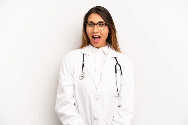 Asian Young Woman Looking Very Shocked Surprised Doctor Concept — Stockfoto