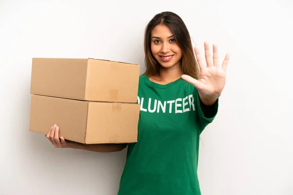 Asian Young Woman Smiling Looking Friendly Showing Number Five Donation — Foto Stock