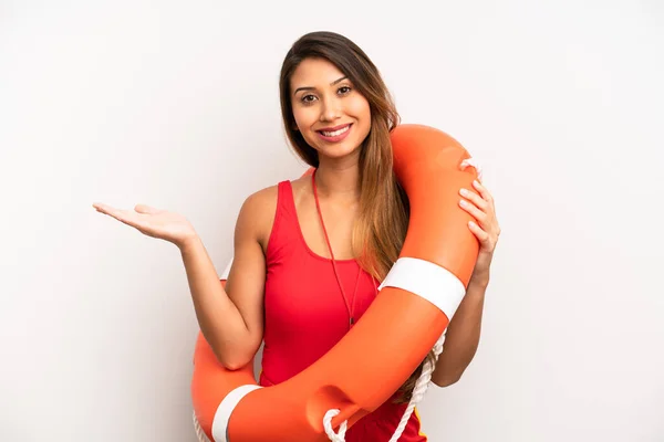 Asian Young Woman Feeling Happy Surprised Realizing Solution Idea Lifeguard — Stock Photo, Image