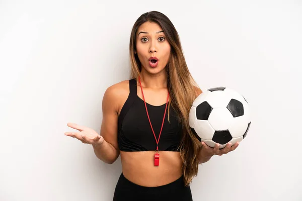 Asian Young Woman Amazed Shocked Astonished Unbelievable Surprise Soccer Fitness — Stock Photo, Image