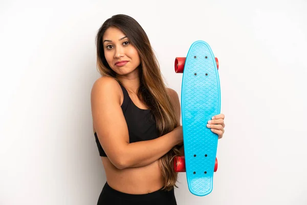 Asian Young Woman Shrugging Feeling Confused Uncertain Skate Board Concept — Foto Stock