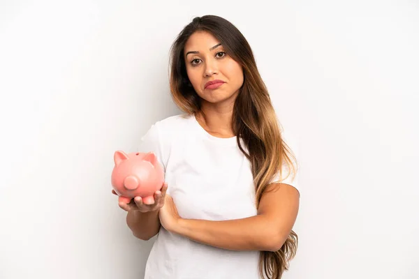 Asian Young Woman Shrugging Feeling Confused Uncertain Savings Concept — 스톡 사진