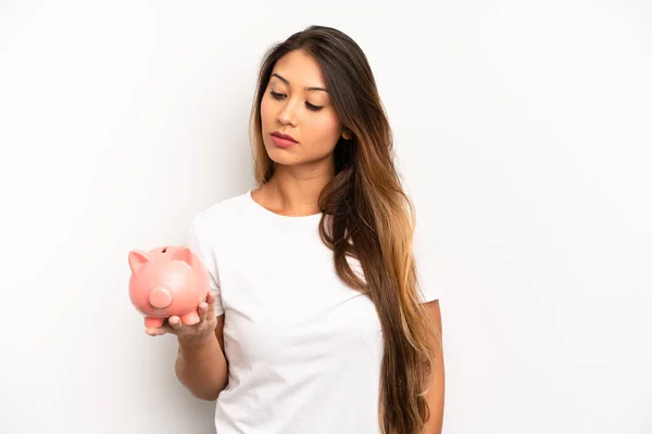 Asian Young Woman Profile View Thinking Imagining Daydreaming Savings Concept — Stockfoto