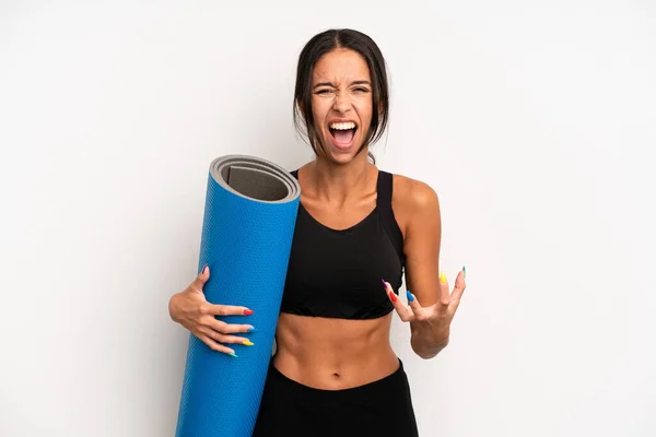 Zijn Paniekerige Mooie Vrouw Kijkt Boos Geïrriteerd Gefrustreerd Fitness Yoga — Stockfoto