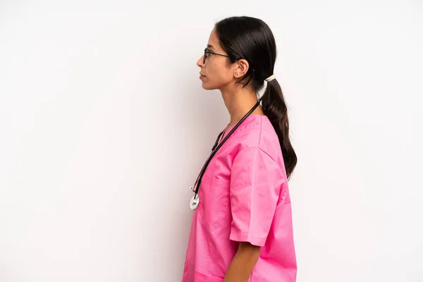 Hispanic Pretty Woman Profile View Thinking Imagining Daydreaming Veterinarian Student — Stock Photo, Image