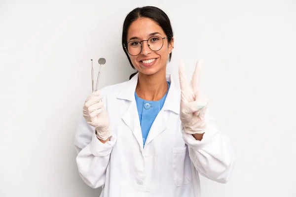 Hispanic Pretty Woman Smiling Looking Happy Gesturing Victory Peace Dentist — Stock Photo, Image