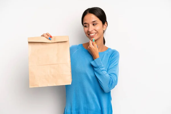 Hispanische Hübsche Frau Mit Einem Glücklichen Selbstbewussten Gesichtsausdruck Mit Der — Stockfoto