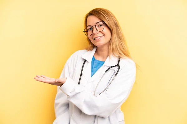 Pretty Blonde Young Woman Smiling Cheerfully Feeling Happy Showing Concept — Zdjęcie stockowe