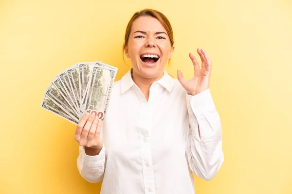 Pretty Blonde Young Woman Screaming Hands Air Dollar Banknotes Concept — Foto Stock
