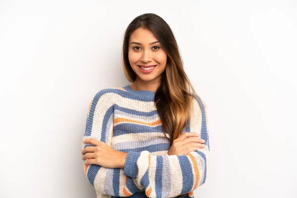 Ásia Bonita Mulher Olhando Como Feliz Orgulhoso Satisfeito Achiever Sorrindo — Fotografia de Stock