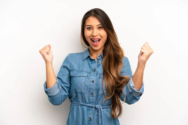 Asiático Bonita Mujer Sintiéndose Feliz Positivo Exitoso Celebrando Victoria Logros — Foto de Stock