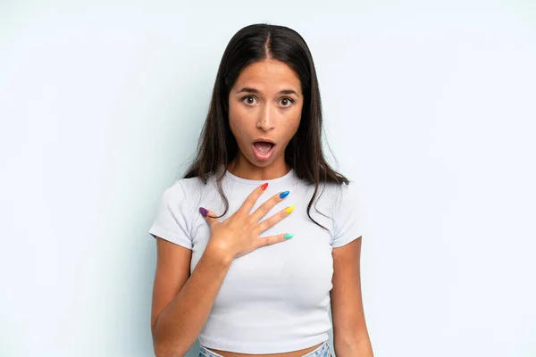 Hispanic Pretty Woman Feeling Shocked Astonished Surprised Hand Chest Open — Stock Photo, Image